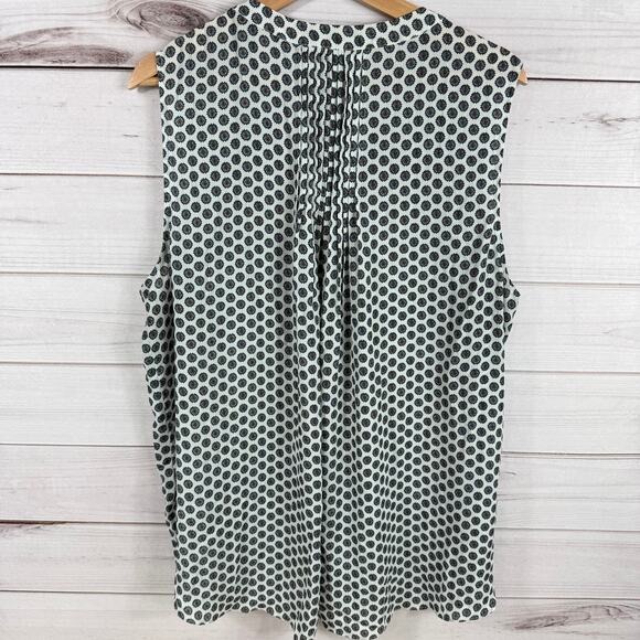 NYDJ Women's Sleeveless Button Down Blouse V Neck Size XL - Picture 4 of 6